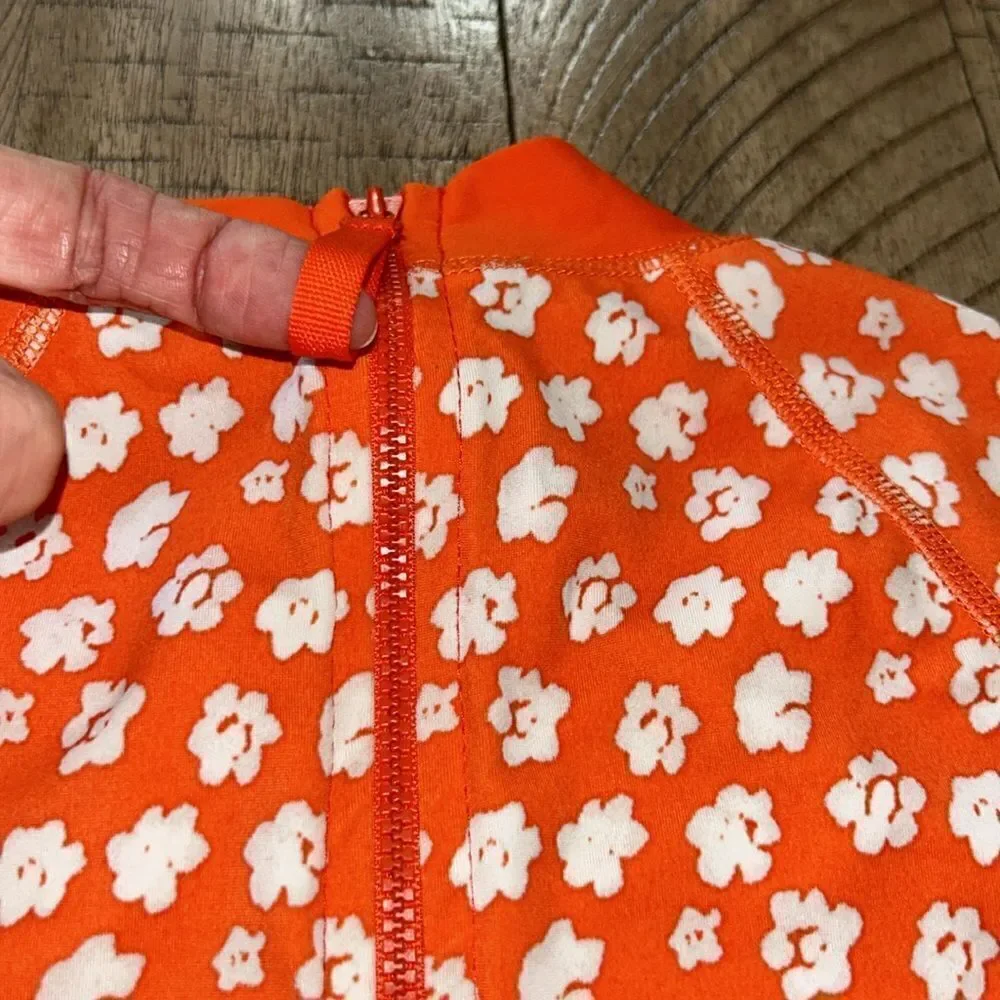 🏄🏻‍♀️ J Crew UK 🇬🇧 Poppy Print Rashguard 🏖️ waves or beach 🏝️ 🌊Back Zip